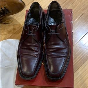 Men’s 9.5 Salvatore Ferragamo burgundy leather